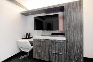 The Moment Hotel Los Angeles Room photo