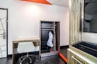 The Moment Hotel Los Angeles Room photo