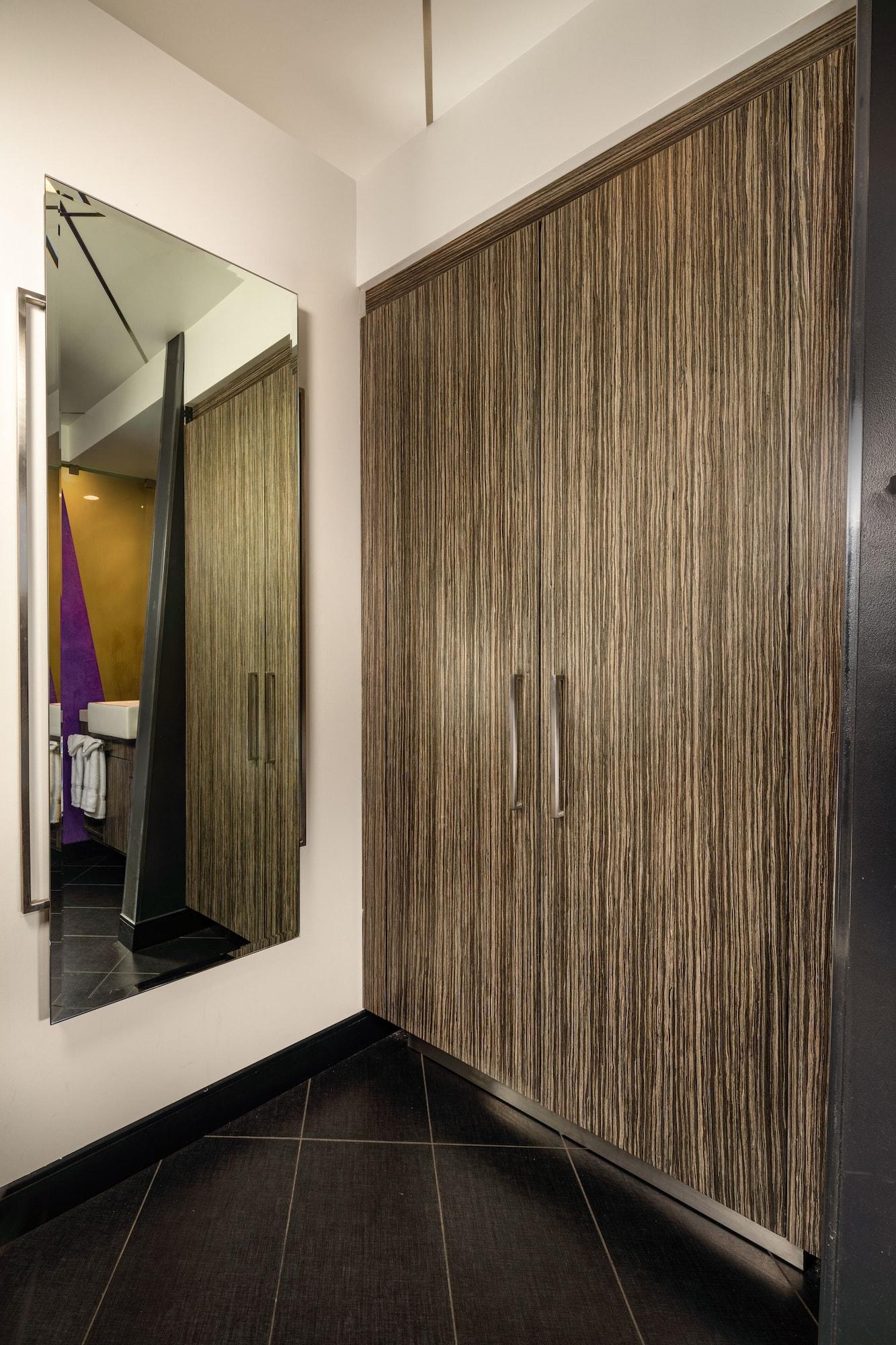 The Moment Hotel 3*